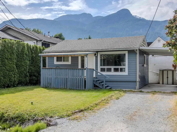37937 4th Ave, Squamish, BC V8B 0P7