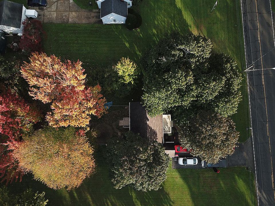 2nd image of 2687 North Riv