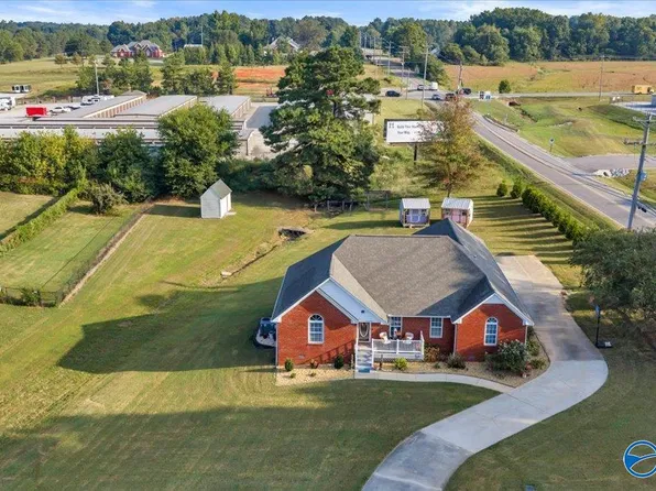 24991 Blossom Ln, Athens, AL 35613