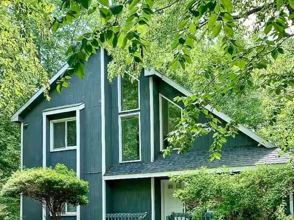 1244 Chandus Way, Tobyhanna, PA 18466