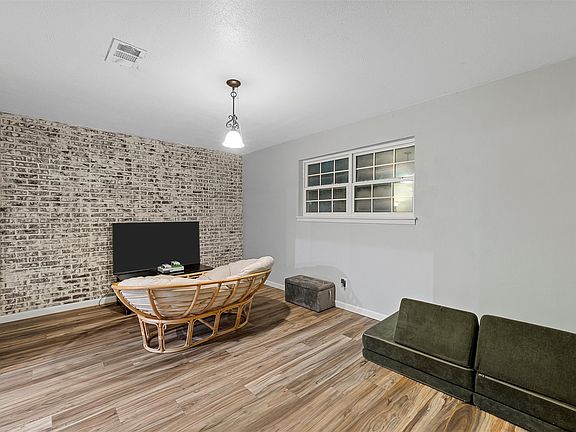 5th image of 518 Fairway Rd