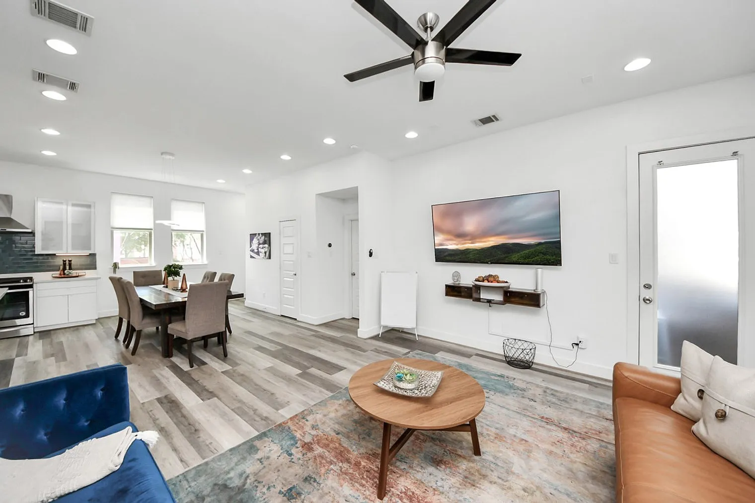 5 bed, 4.0 bath, $10,249 — Photo 4