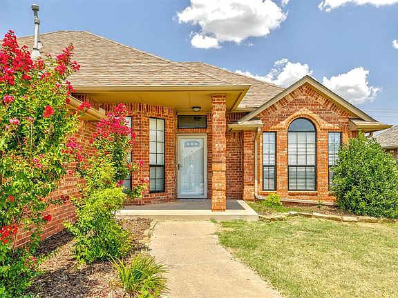 2nd image of 551 W Geronimo Court Way