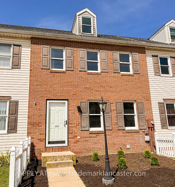 1st image of 202 Heatherwood Dr