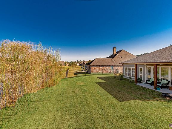 5th image of 4842 Alice Louise Dr