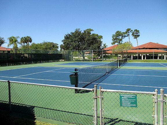 03-Tennis Courts