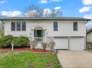 161 Oakwood Dr, Bolingbrook, IL 60440