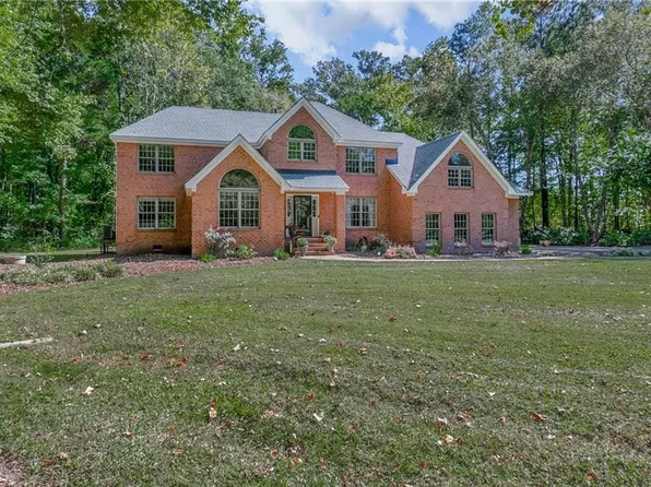 600 Ravenwoods Dr, Chesapeake, VA 23322