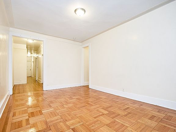 2nd image of 2604 University Ave APT 4A