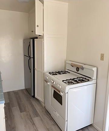 4th image of 823 21st St #D