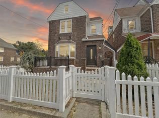 13301 230th St, Springfield Gardens, NY 11413