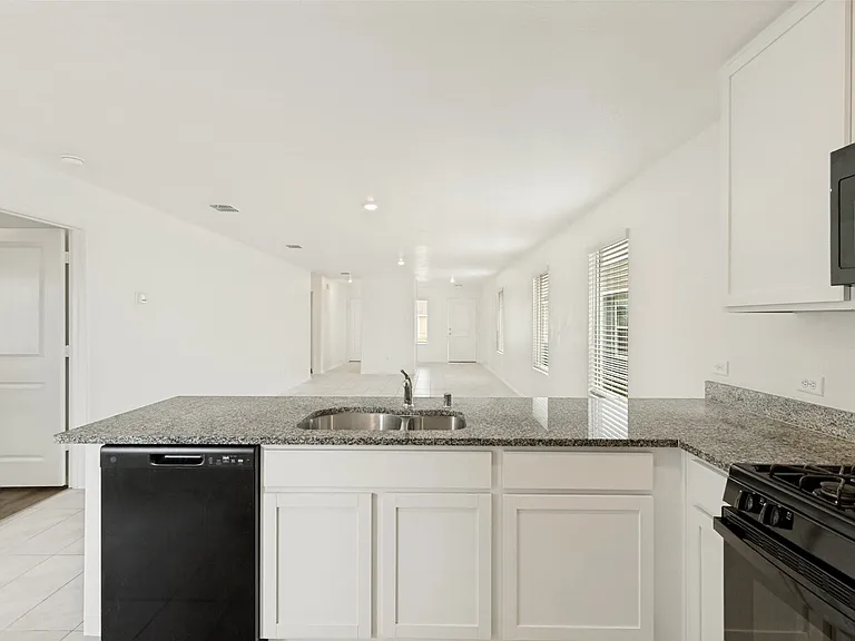 9017 Thrasher Trl — Photo 11