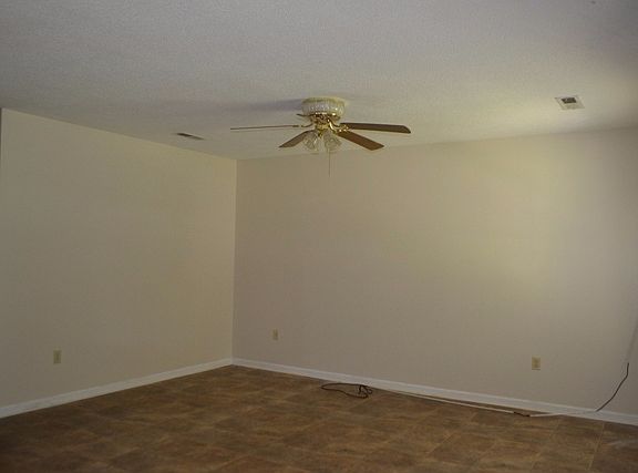 3rd image of 45 Southbrook Dr