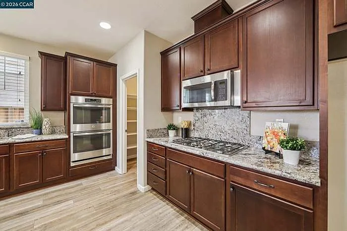 421 W Gravino Dr #1 — Photo 7
