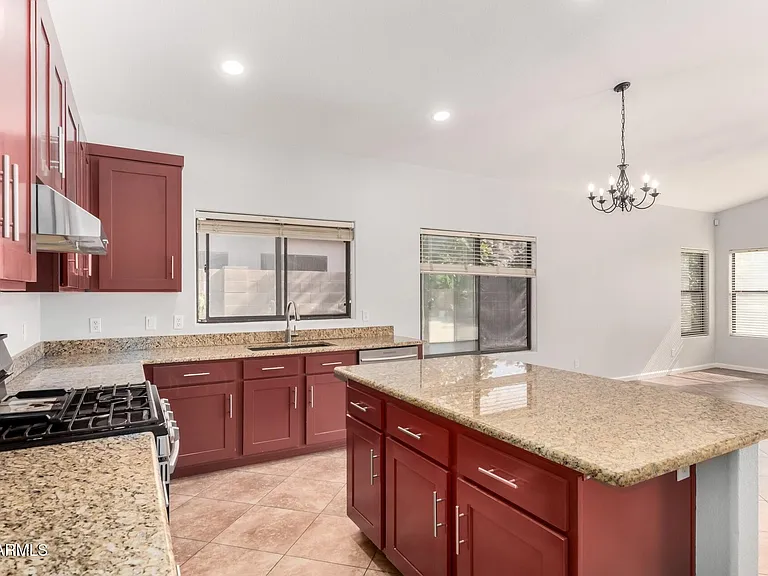 1625 E Montoya Ln — Photo 15