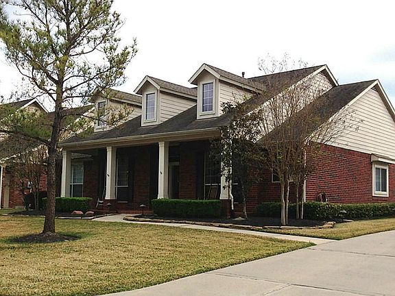 Handsome, classic traditional on beautiful greenbelt lot.
