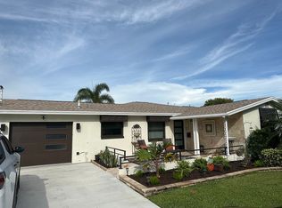 9354 Oak St NE, Saint Petersburg, FL 33702
