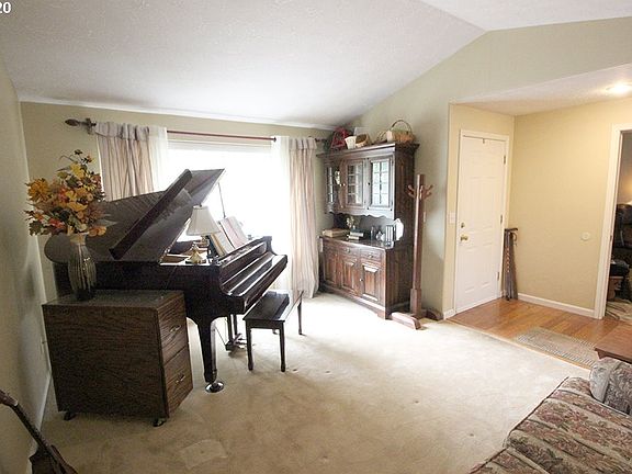 4th image of 1842 SE 60th Ave