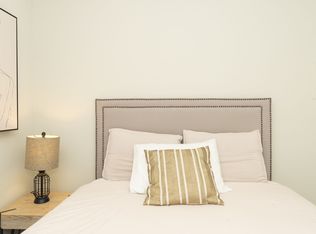 306 Streamwood, Irvine, CA 92620