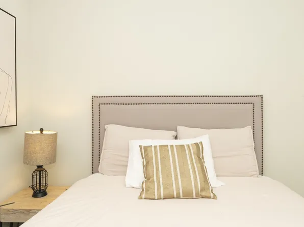 306 Streamwood, Irvine, CA 92620