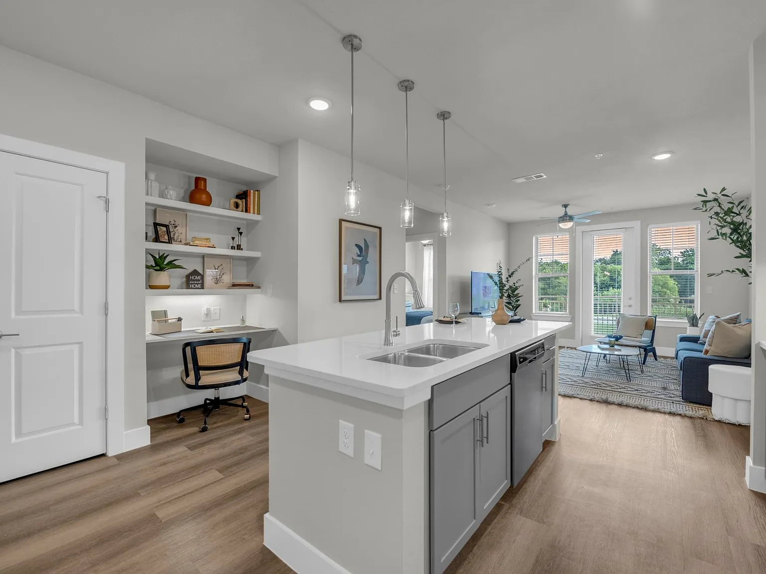 Jolie Pflugerville — Photo 3