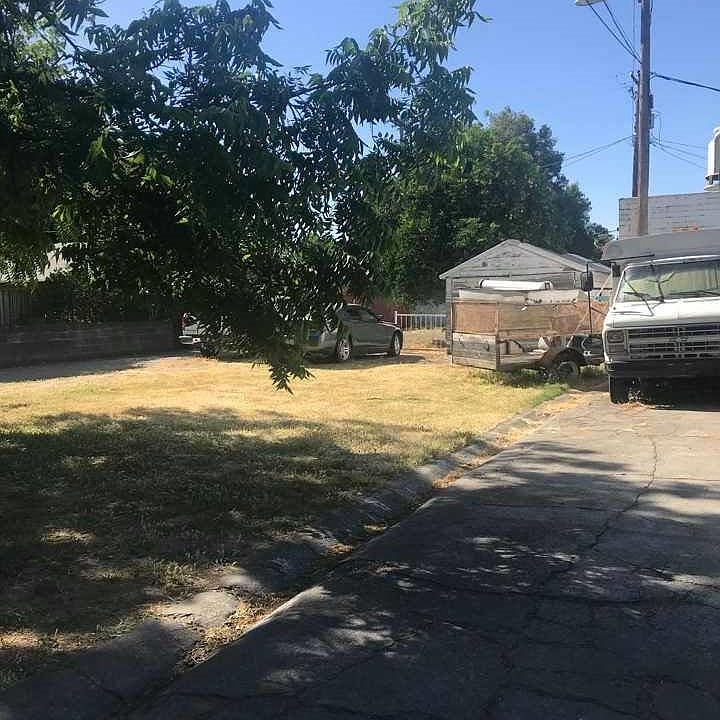 1st image of 425 E Pine St