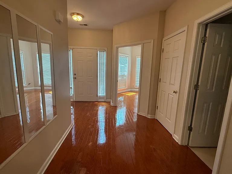 1315 Chandler Ridge Dr — Photo 3
