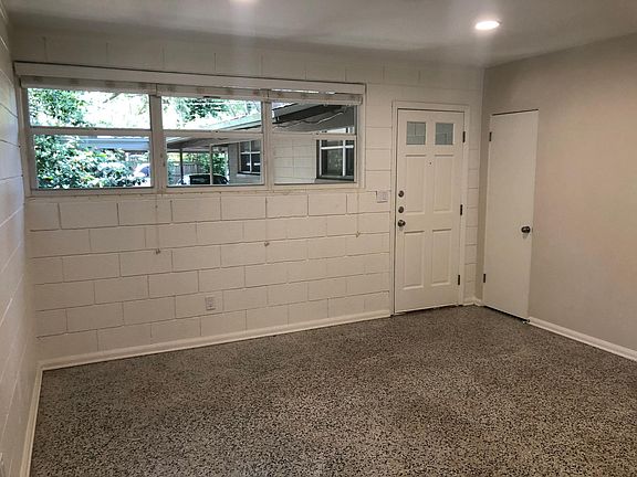 5th image of 817 Hayden Ln