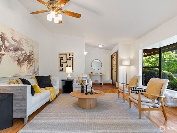 3rd image of 20229 24th Avenue W