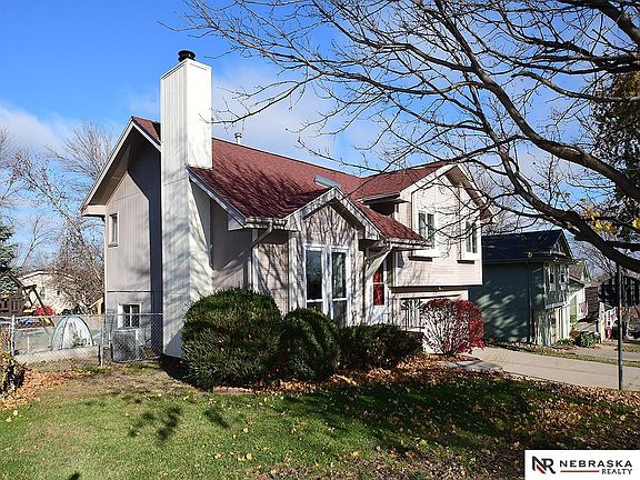 2nd image of 2302 Marilyn Dr
