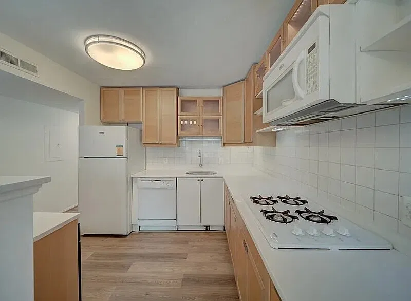 2 bed, 2.0 bath, 1063 sqft, $1,649 — Photo 2
