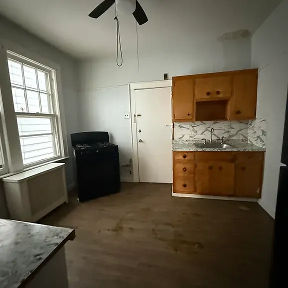 10-12 McKay Ave #1LA — Photo 4