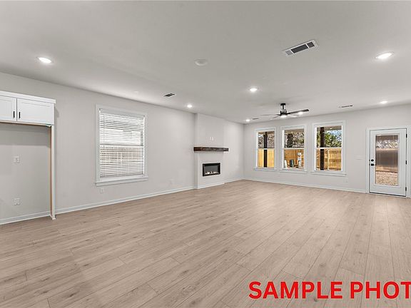 5th image of 3894 Repose St