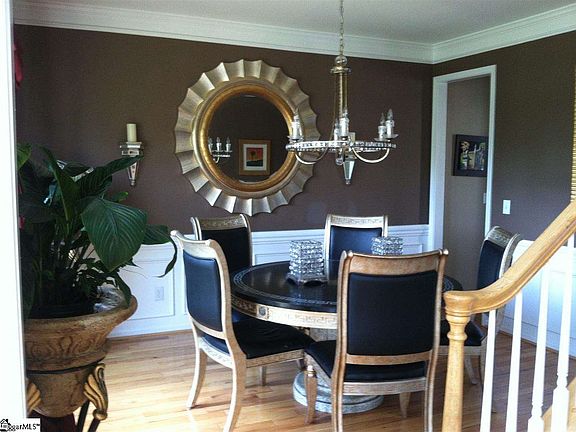 3rd image of 201 Great Pines Dr