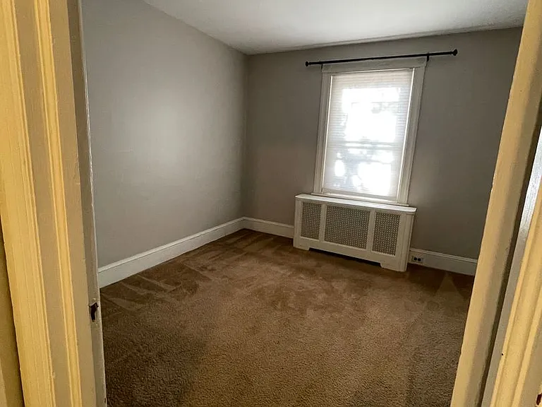 302 Edmonds Ave — Photo 14