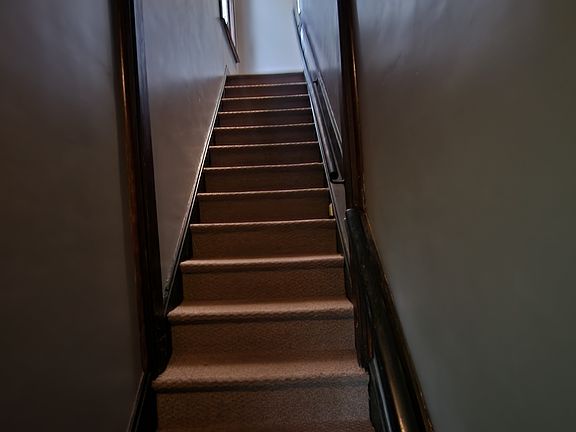 2nd image of 719 SE 3rd St APT B