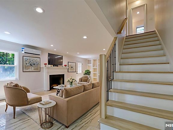 3rd image of 151 E Palisade Avenue