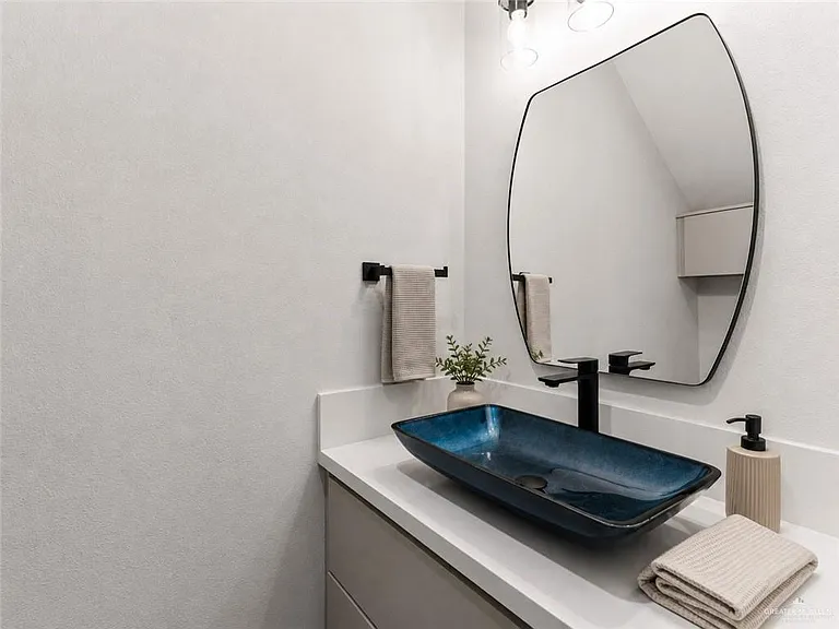 207 Canary Ave — Photo 7