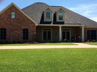 209 Teche Dr, Bossier City, LA 71111