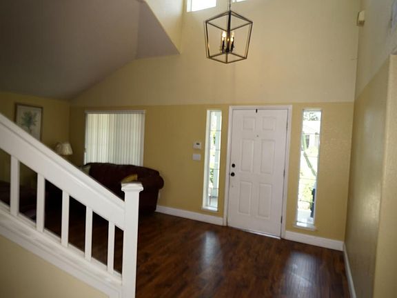 4th image of 2741 Fremont Ave