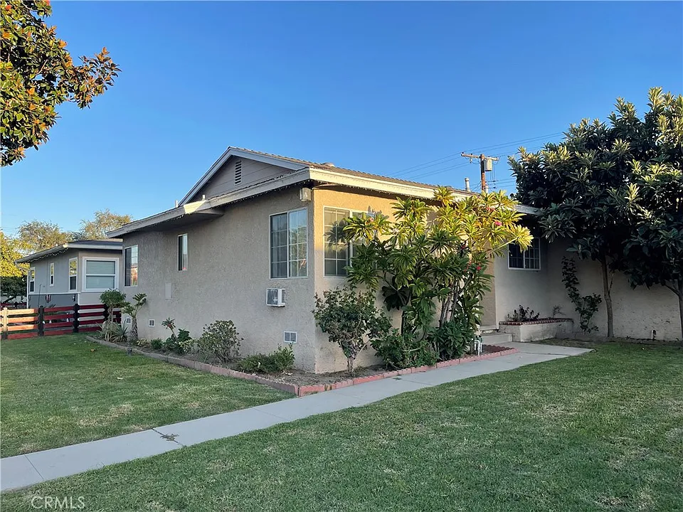 1436 W Valencia Dr
