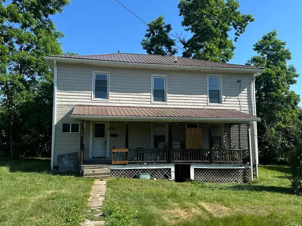 228 Graham St, Grafton, WV 26354