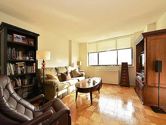 Rented by Cooper & Cooper Real Estate | media 10
