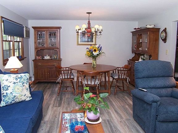 4th image of 7 Carldon Ln