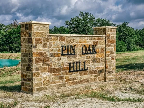 Sunny James Ln, Franklin, TX 77856