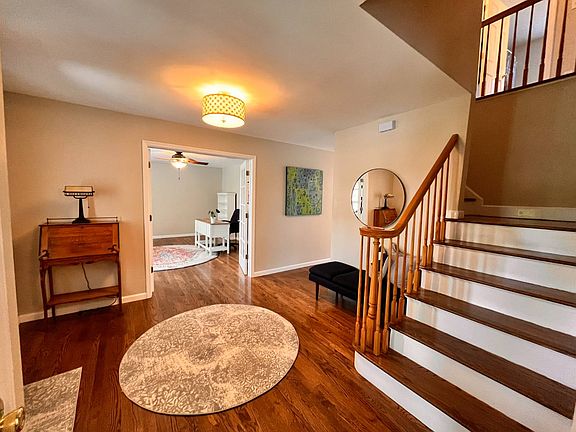 3rd image of 40 Hammer Ln
