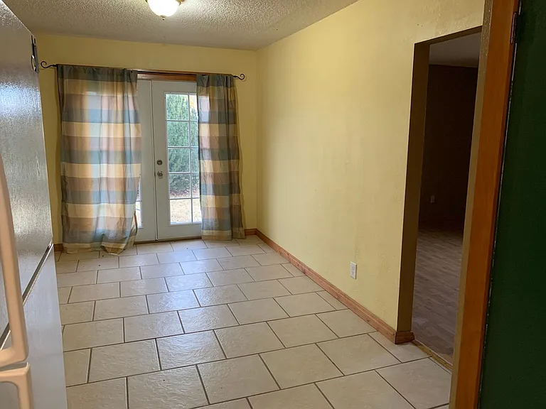 407 W Groschell St — Photo 3