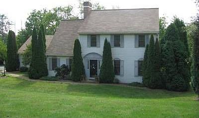 1st image of 7 Kingswood Dr