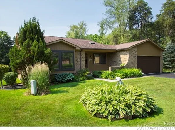 31461 Orchard Brook Ct #1, Farmington Hills, MI 48336
