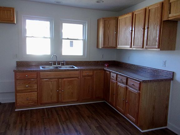 2nd image of 1844 Cedar Ave